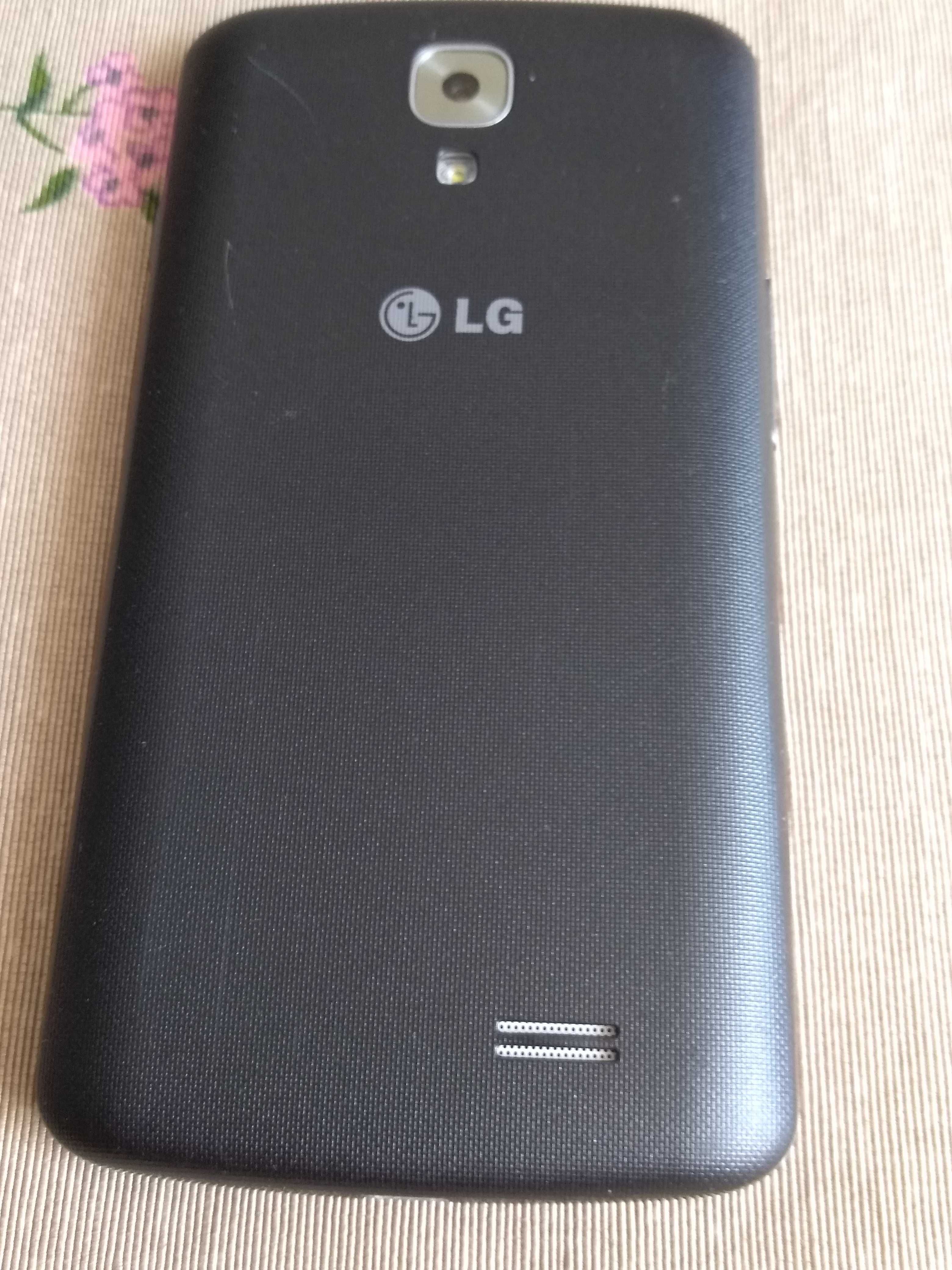 Smartfone LG F70 z uszkodzoną płytą główną