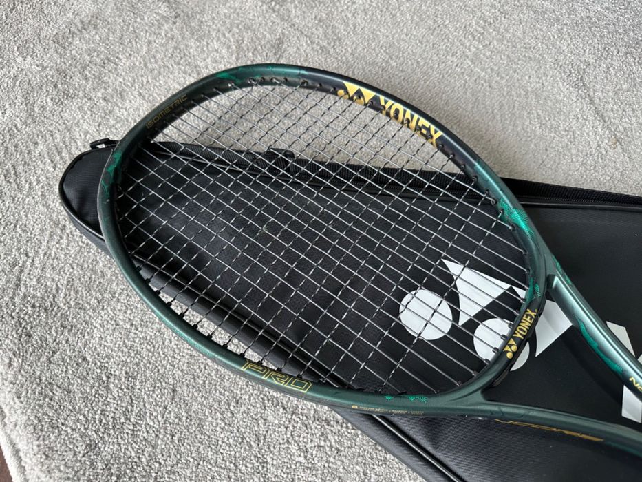 Raquete de Ténis Yonex Vcore Pro 100 com Bolsa/Capa
