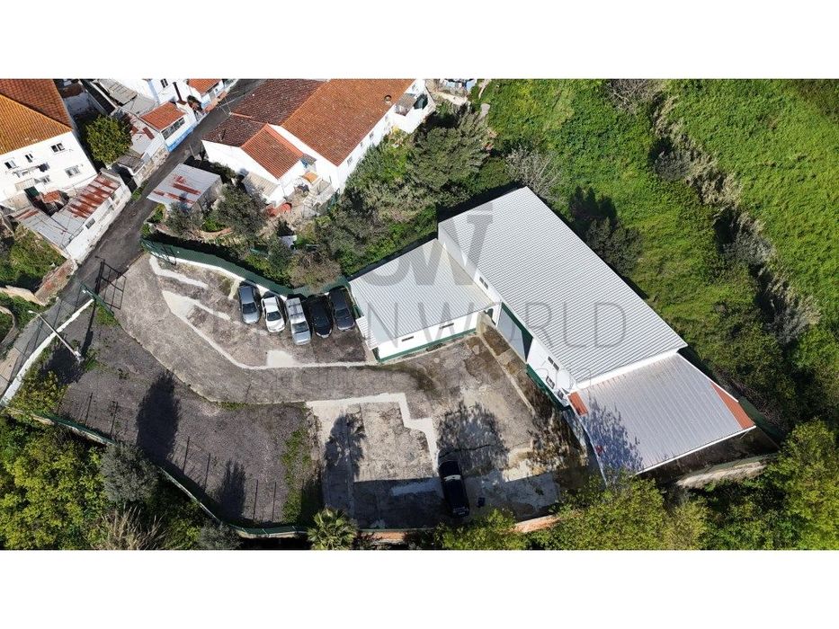 Venda de 3 Armazéns Industriais + Logradouro, Loures, 430 m2