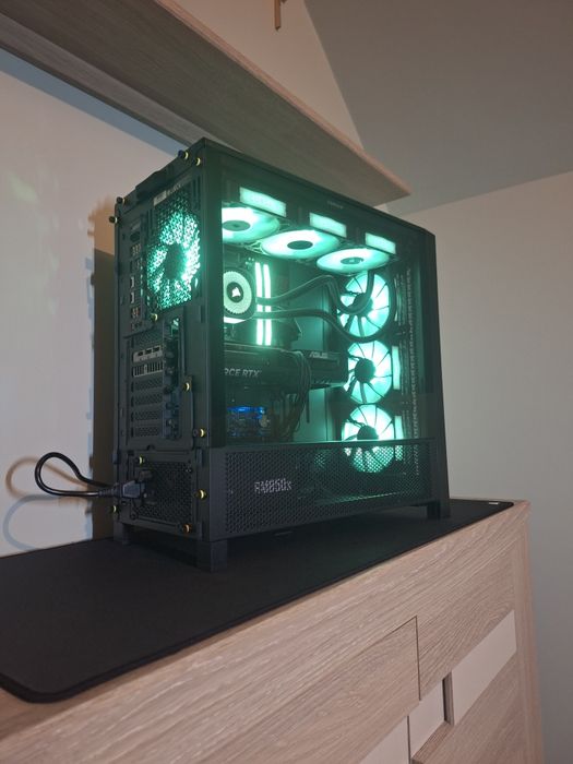 Komputer gamingowy RTX 5070, R7 7700X, 32 GB RAM, 1 TB SSD, AIO