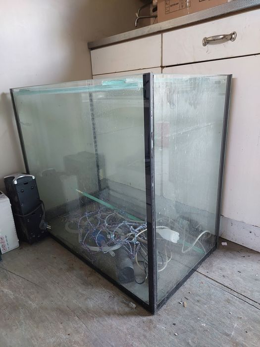 Розпродажа!!!Продається акваріум великий
