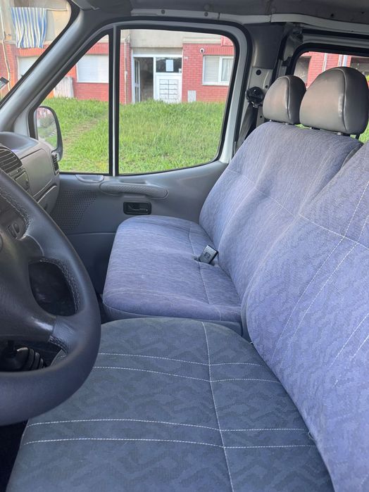 Carrinha Ford Transit 120 Van