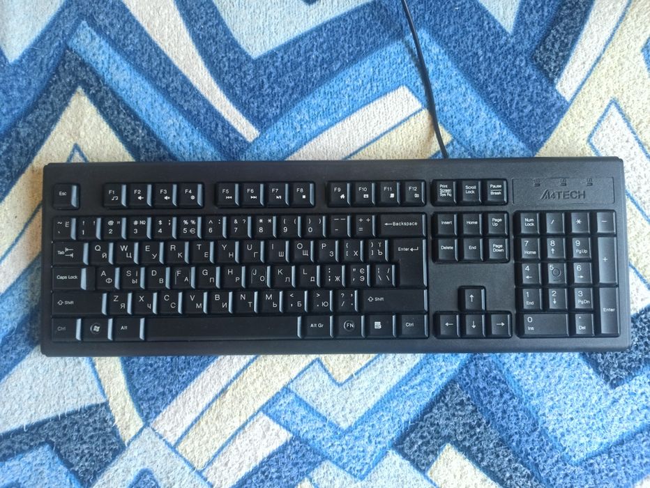 Продам компьютерную клавиатуру.