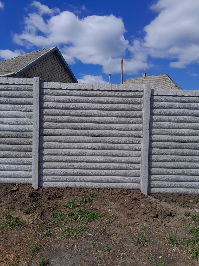 Забор для дома бетонный