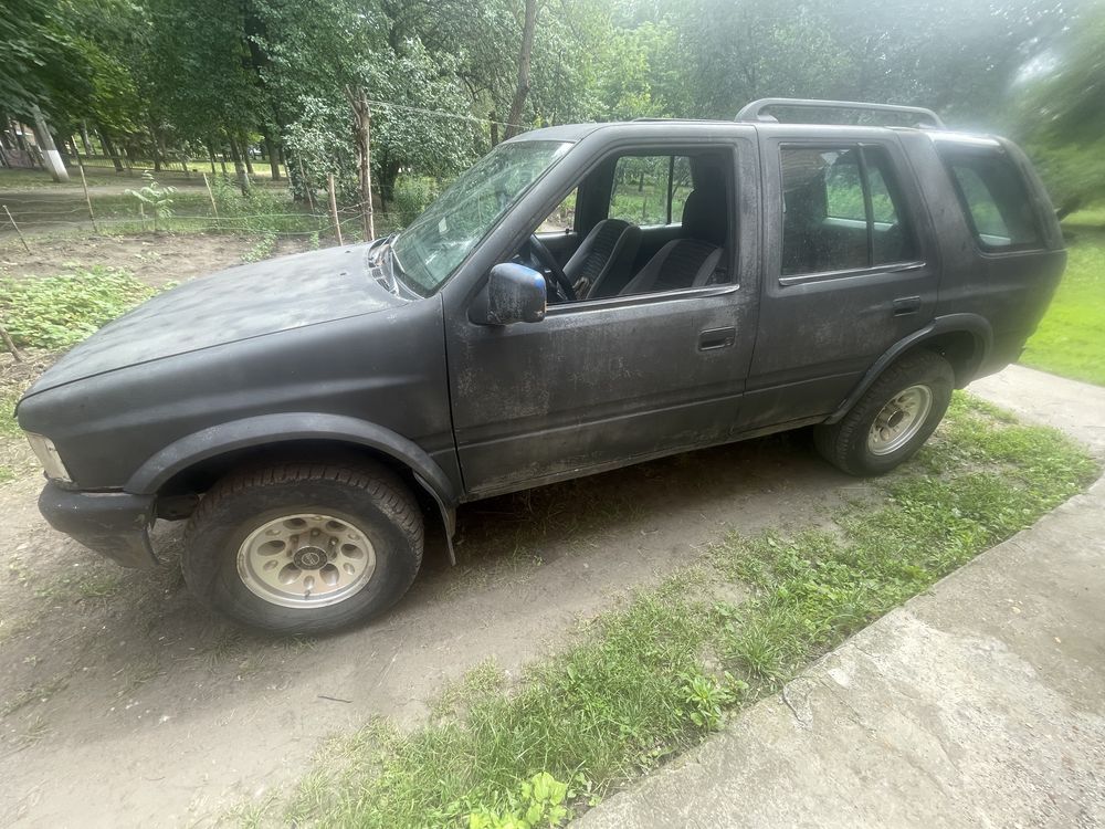 Опель фронтера на ходу заводиться едет