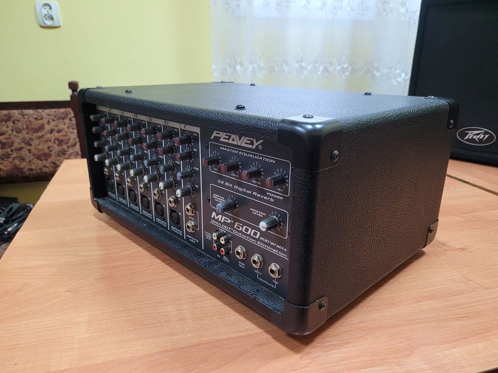 Zestaw Nagłośnieniowy PEAVEY MP600 wraz z Kolumnami  ST-12 SUPER STAN