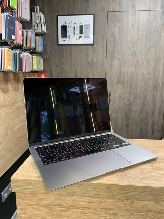 Ноутбук MacBook Air 13 2020 M1 8/256Gb Space Gray 86% Магазин Гарантія