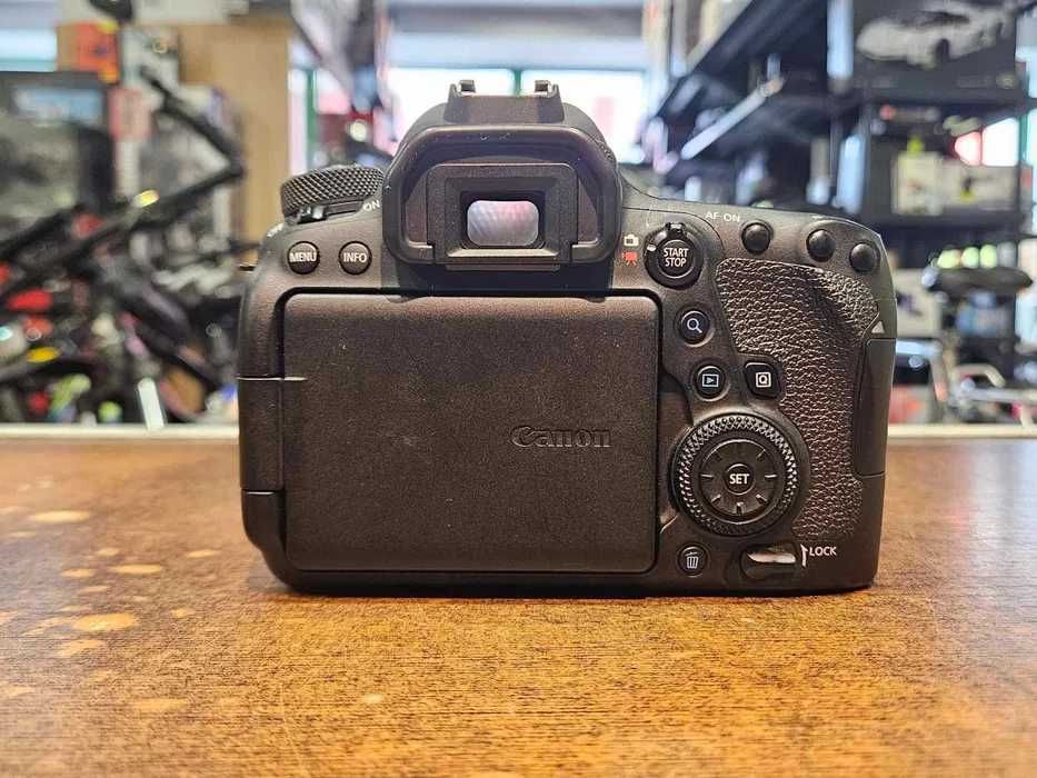Aparat CANON eos 6D mark II Body