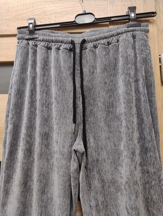 Włoskie spodnie dresowe damskie M/L