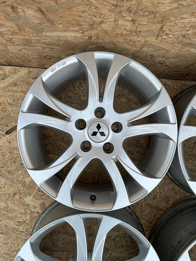 Диски5/114.3 R17 ET38 ЦО(діа)67.1 титани диски