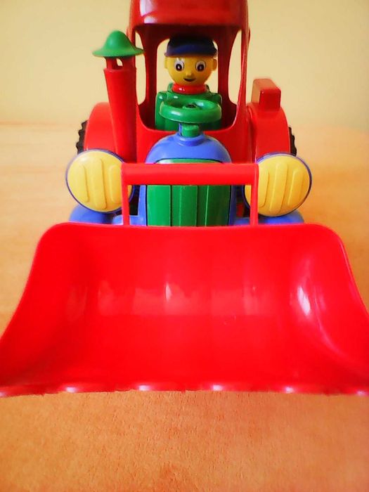 Koparka  traktor z ludzikiem Hemar duża