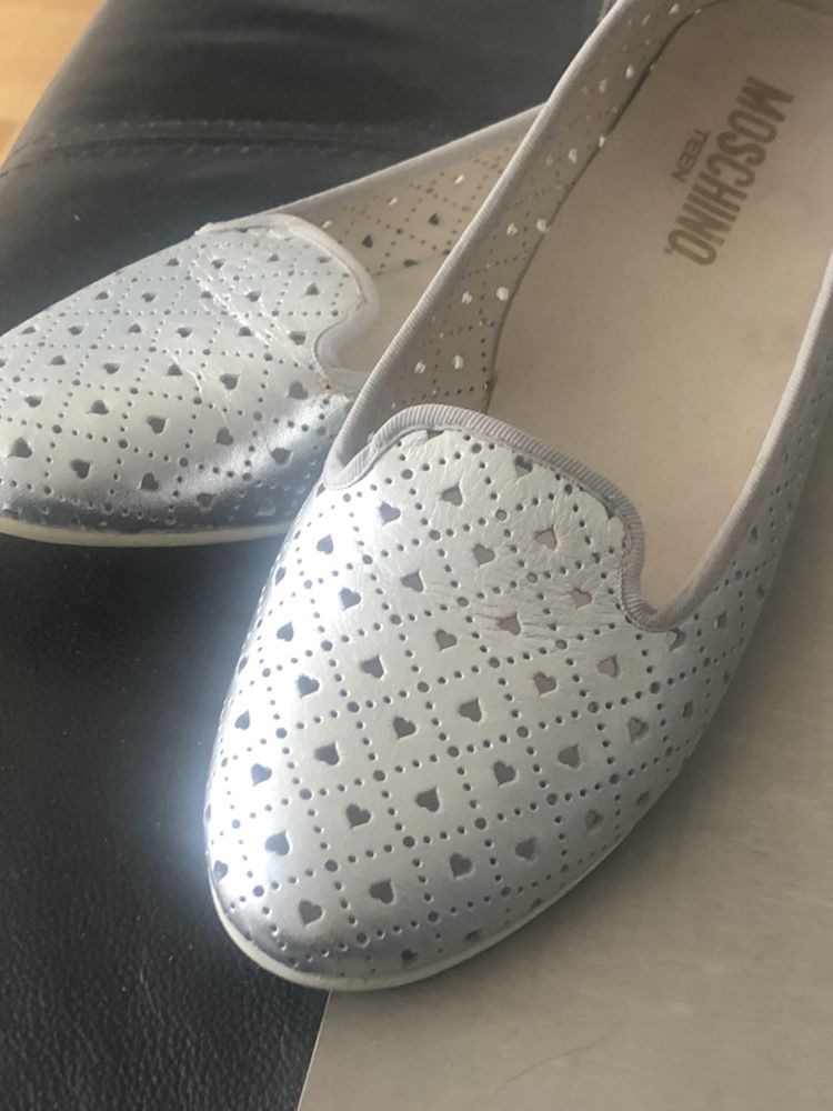 Balerinki Moschino skora naturalna r. 36