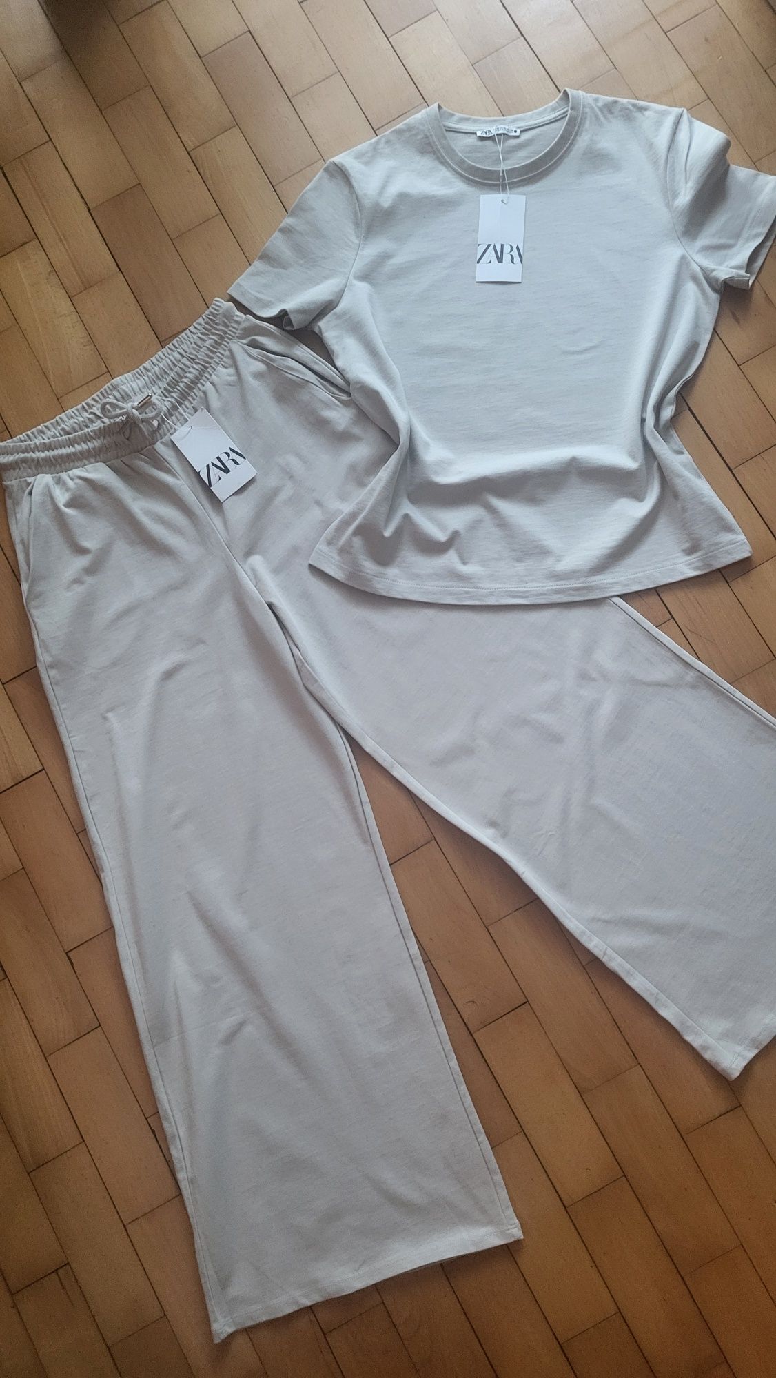 Dres Zara bawełniany.