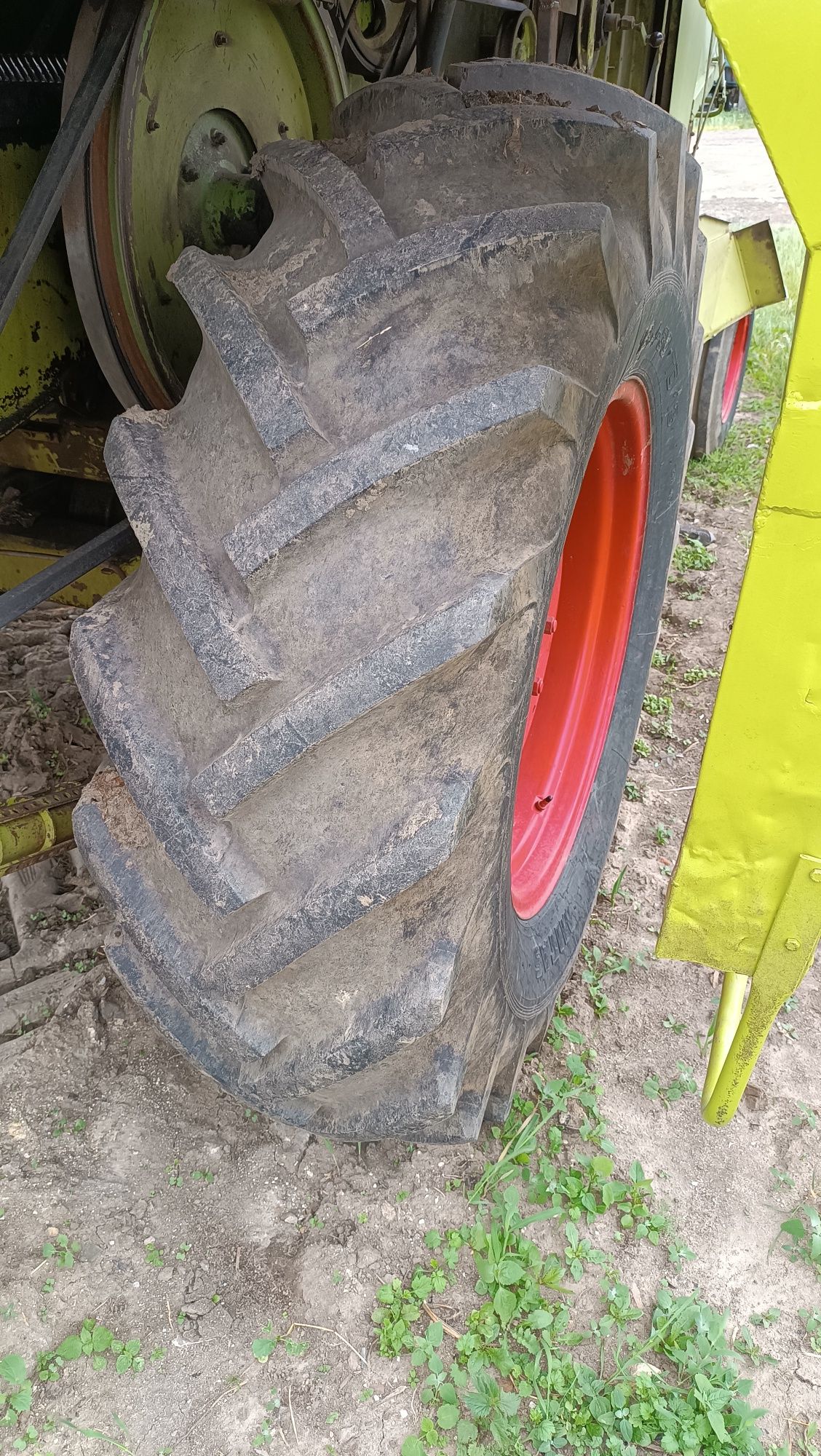 Koła kompletne Claas Dominator 85, 18,4-30, bizon