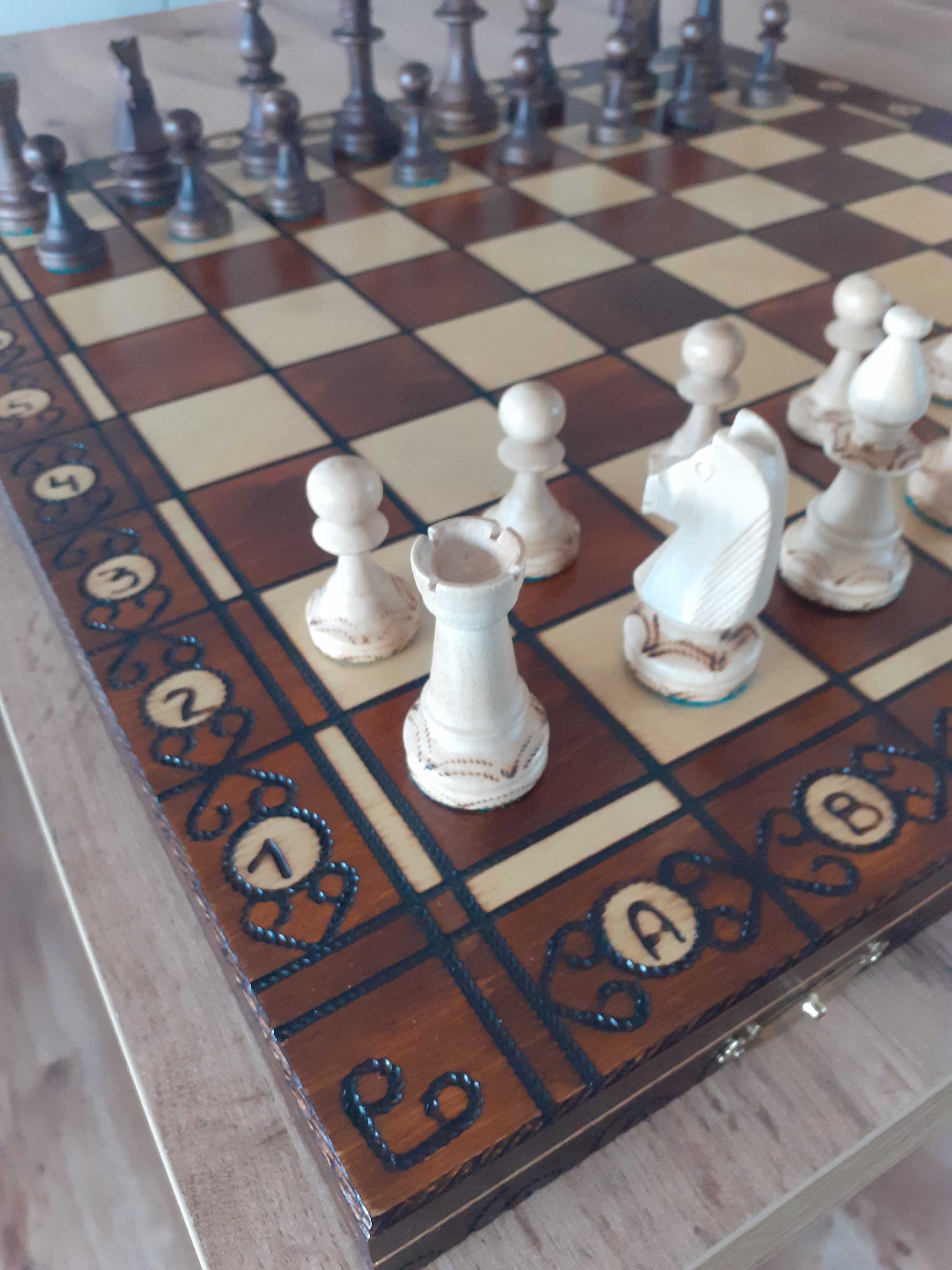 Sprzedam klasyczne drewniane szachy