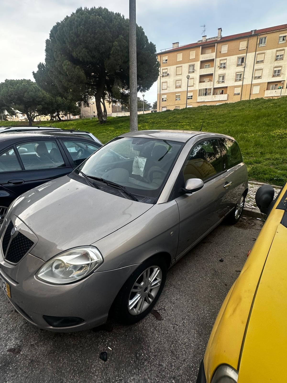 Lancia ypsilon  2