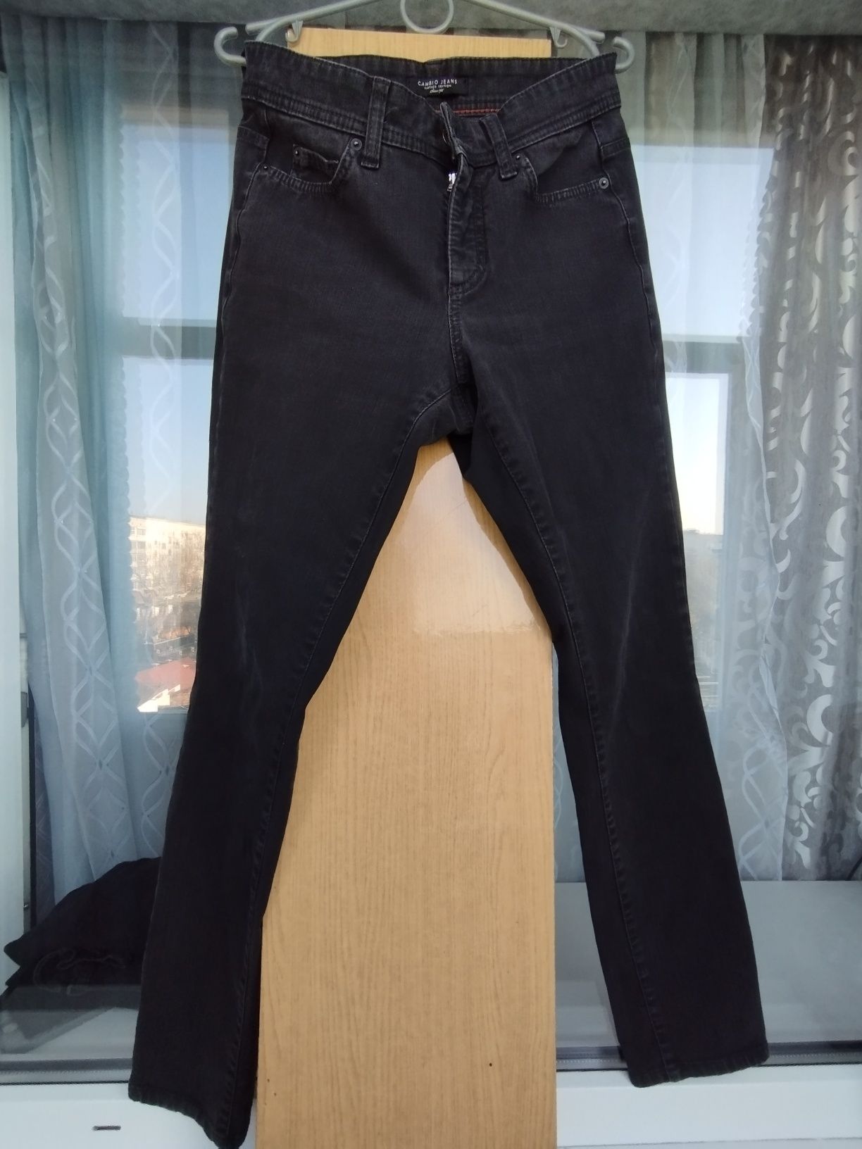 чорні джинси на вибір