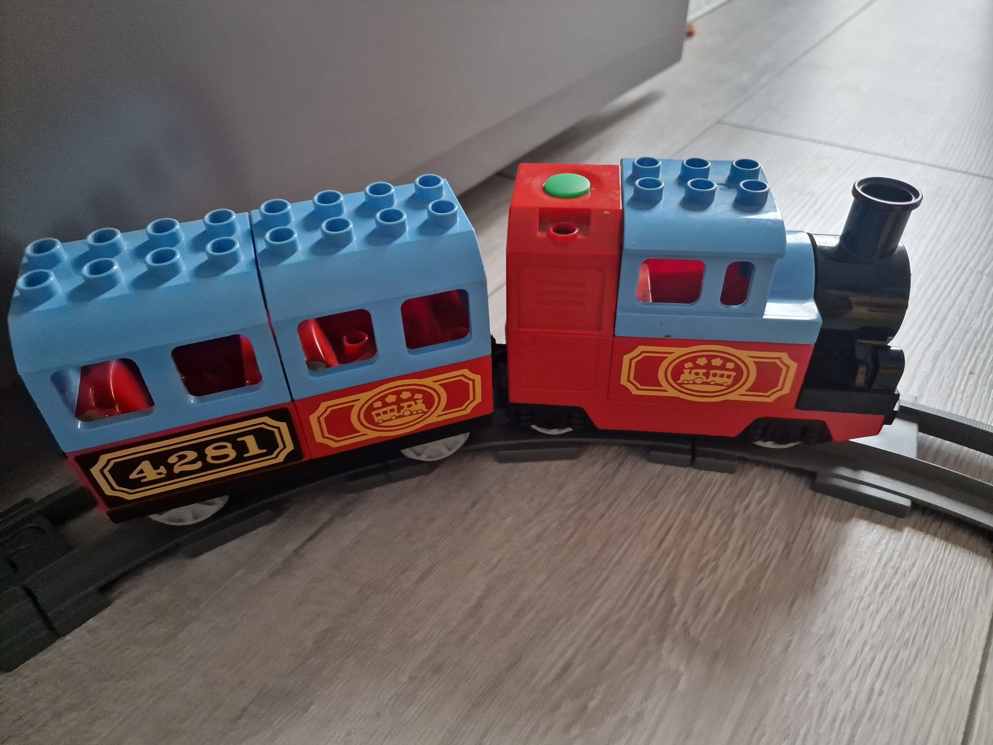 Lego duplo pociąg elektryczny