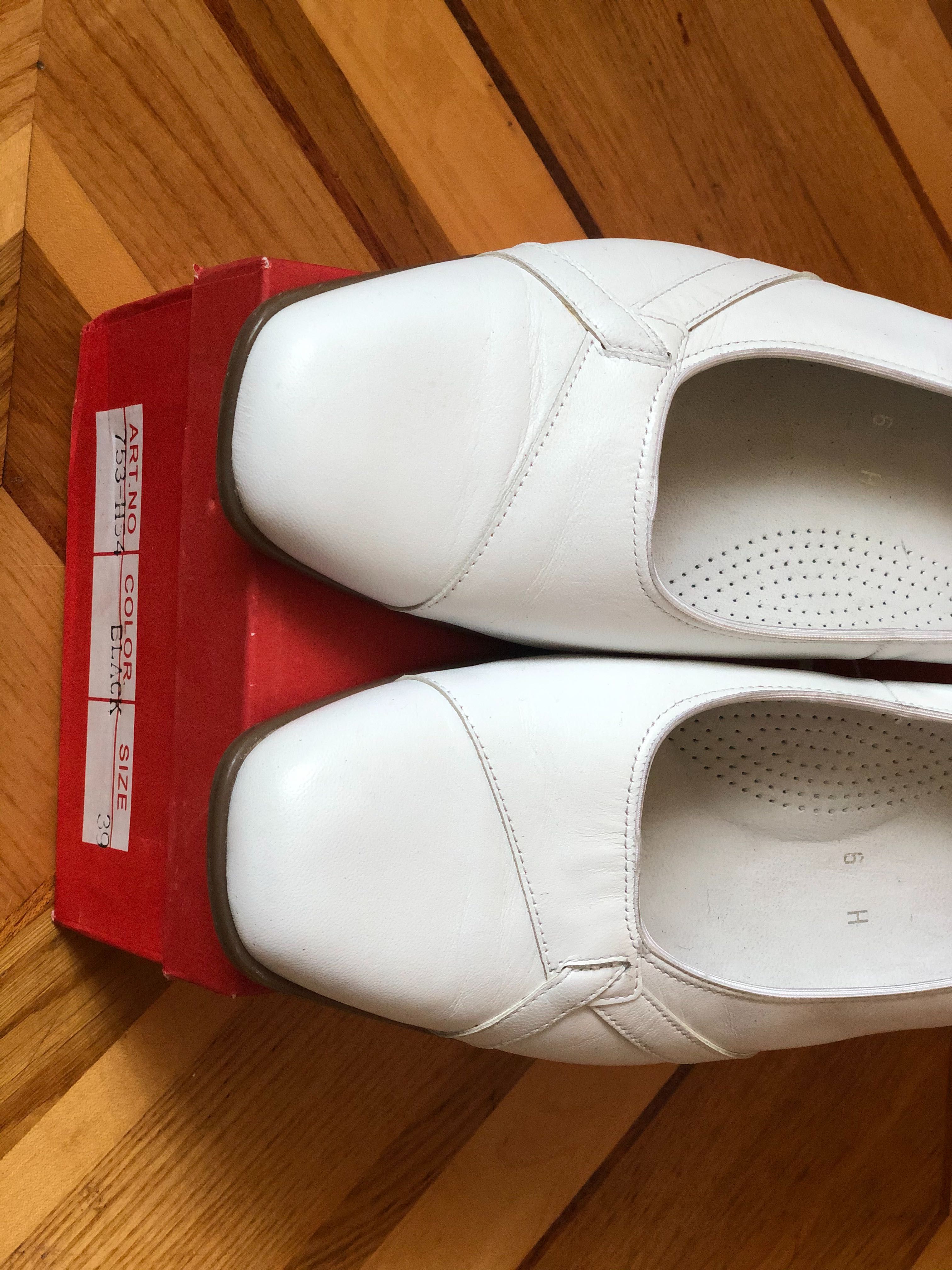 Фирменные белые (свадебные) кожаные туфли Ara на широком каблуке 39 р