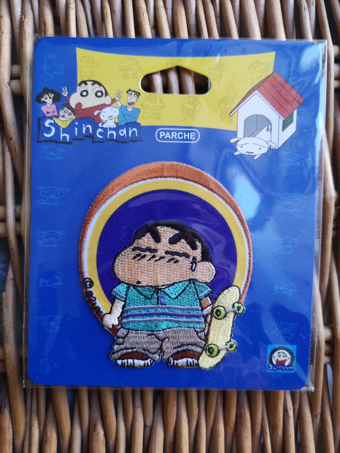 Moldura Doraemon + adesivo para roupa Shin Chan