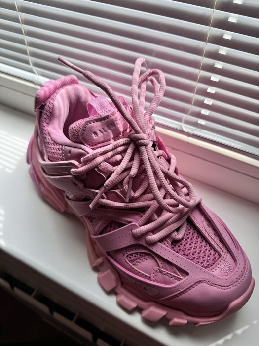 Продам кроссовки Баленсиага