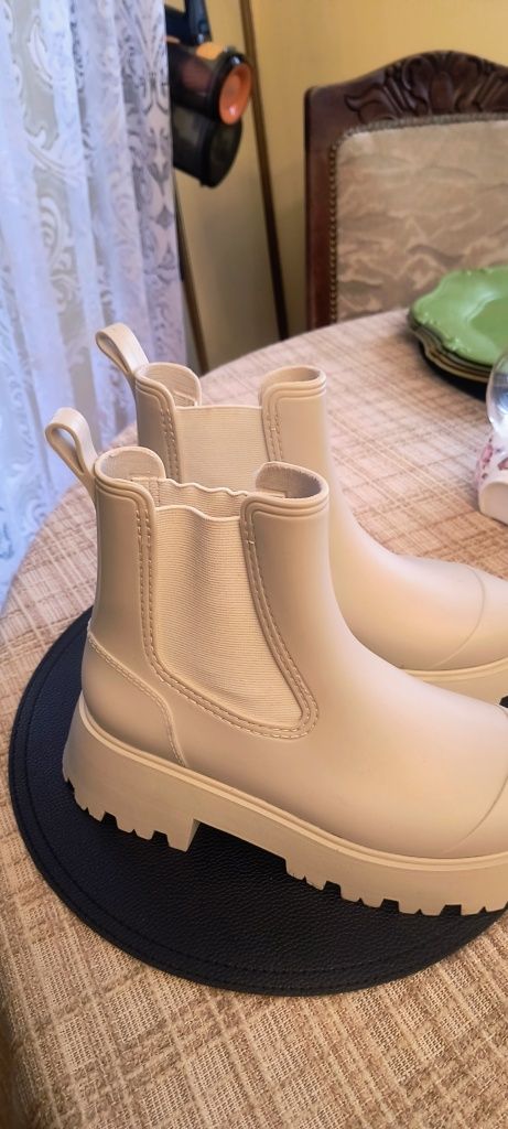 Kalosze damskie na grubej podeszwie asos