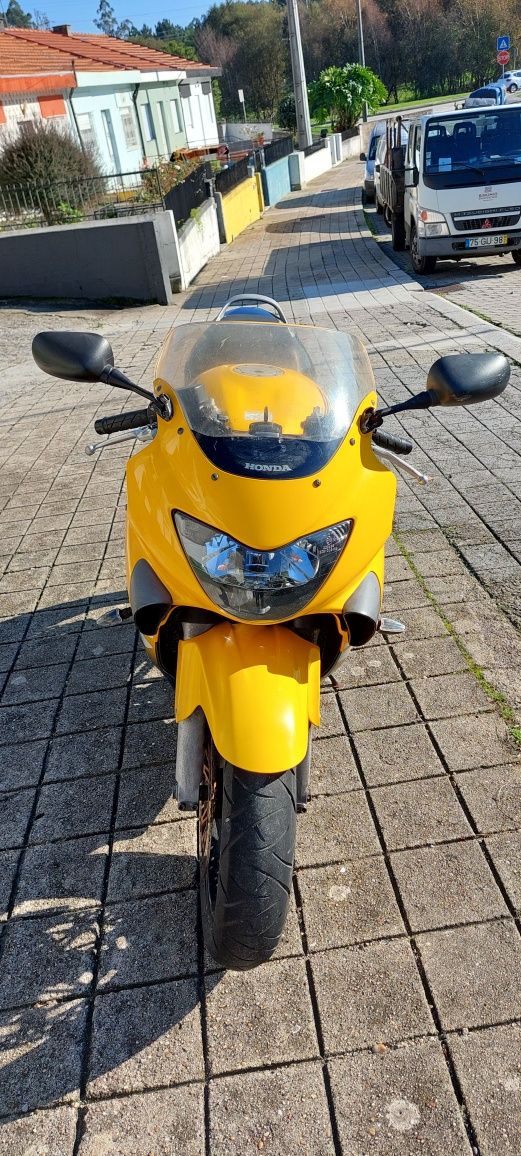 Honda CBR 600 F4