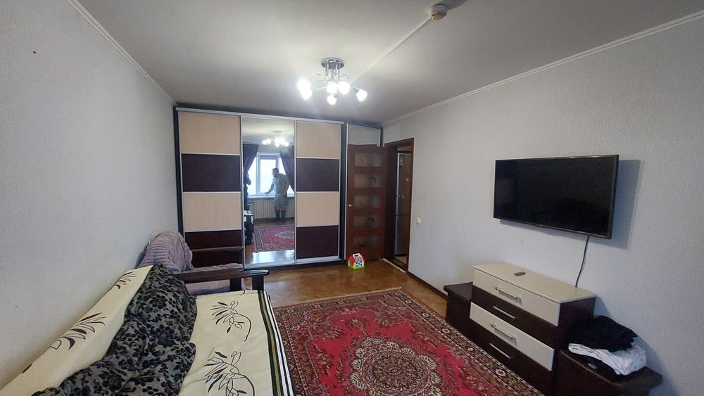 Продам 2к квартиру улСтроииелей7