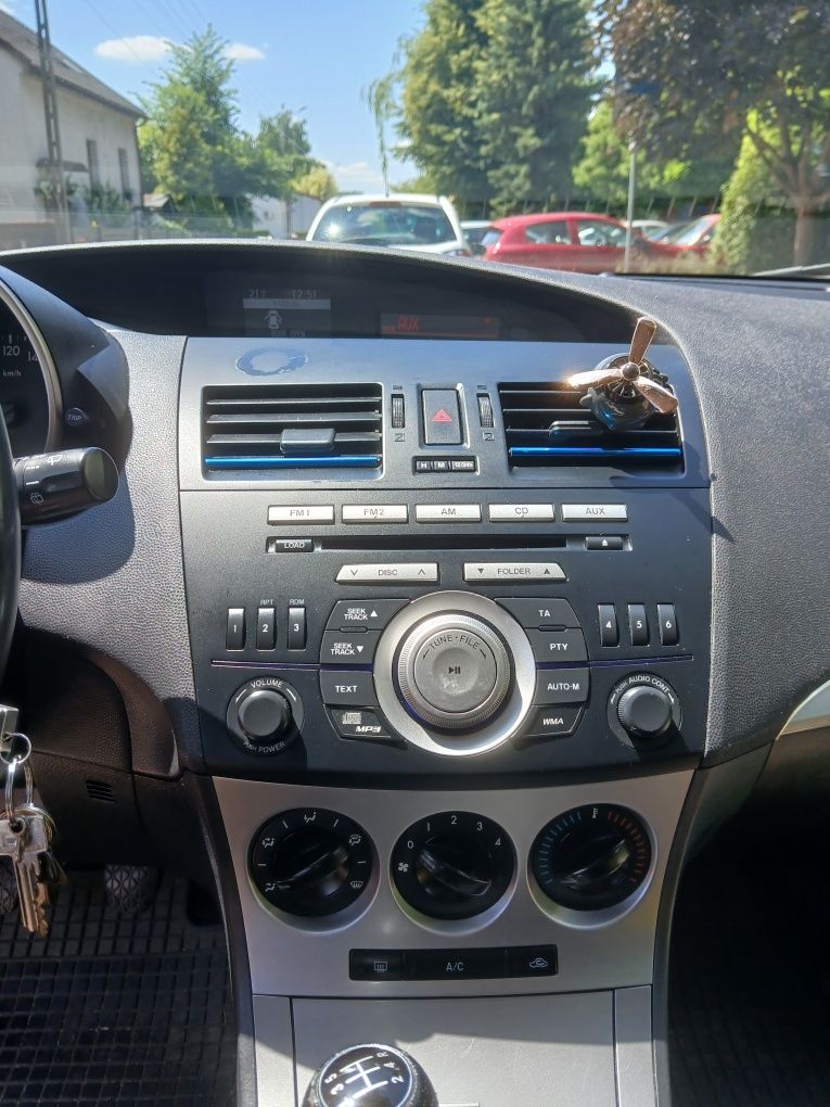 Mazda 3, 1.6 gaz