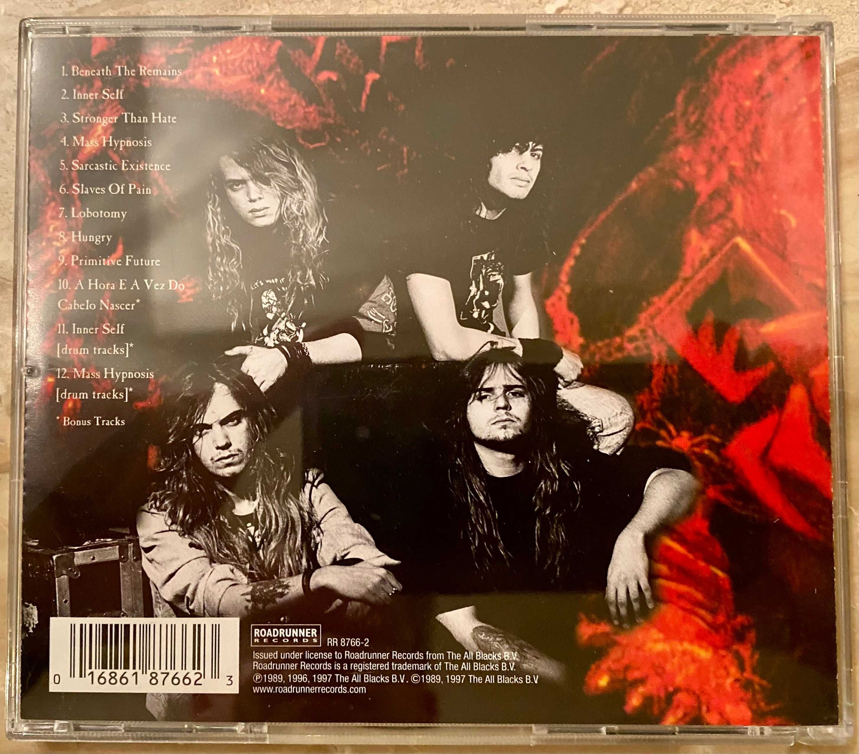 sepultura beneath the remains