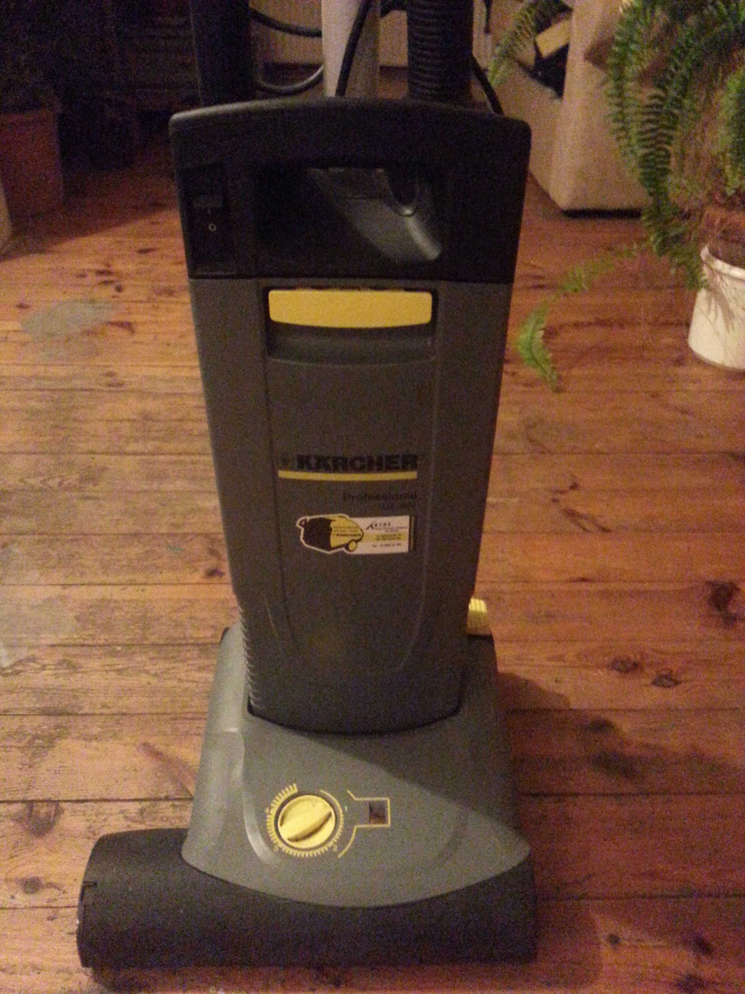 Odkurzacz szczotkowy Karcher CV 38/2