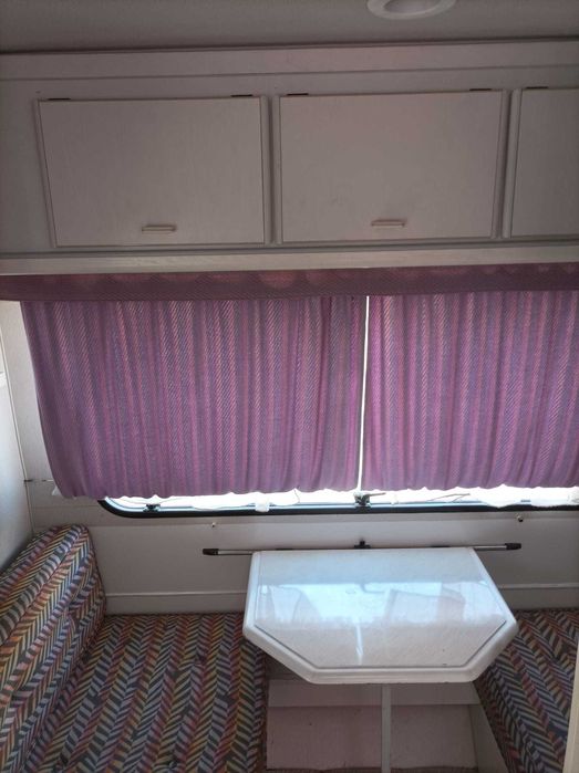 Caravana Adria Linea em muito bom estado