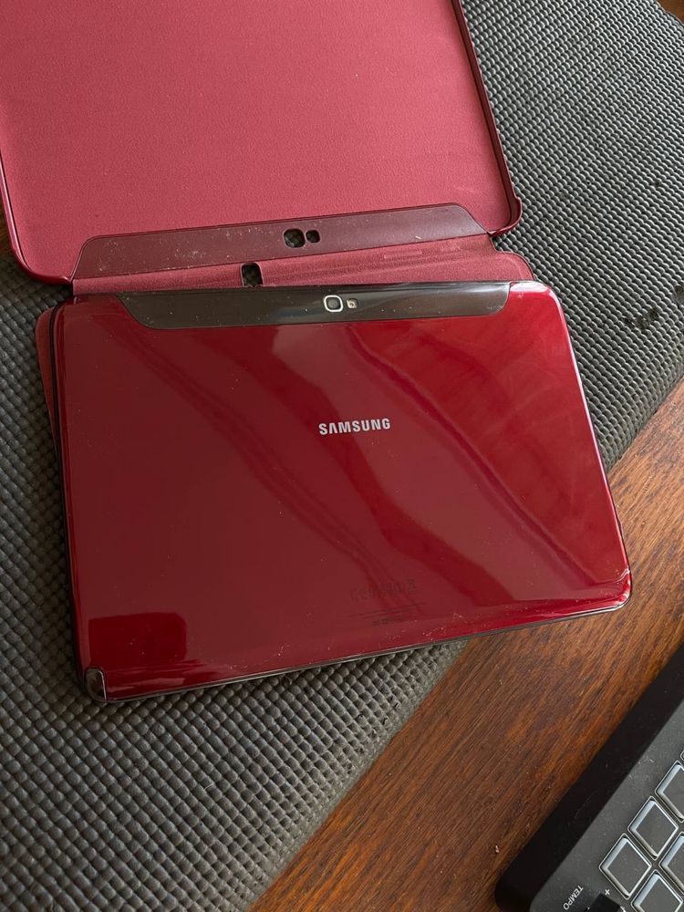 Samsung Galaxy Note 10.1 N8000 Планшет 16Gb Red edition