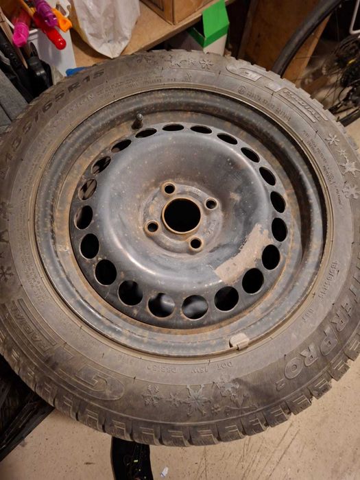 Sprzedam komplet kół, opony zimowe +felgi stalowe 185/65/R15