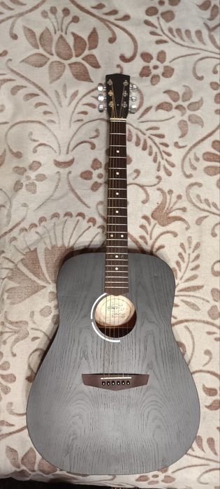 Гітара Дредноут з бронзовими струнами