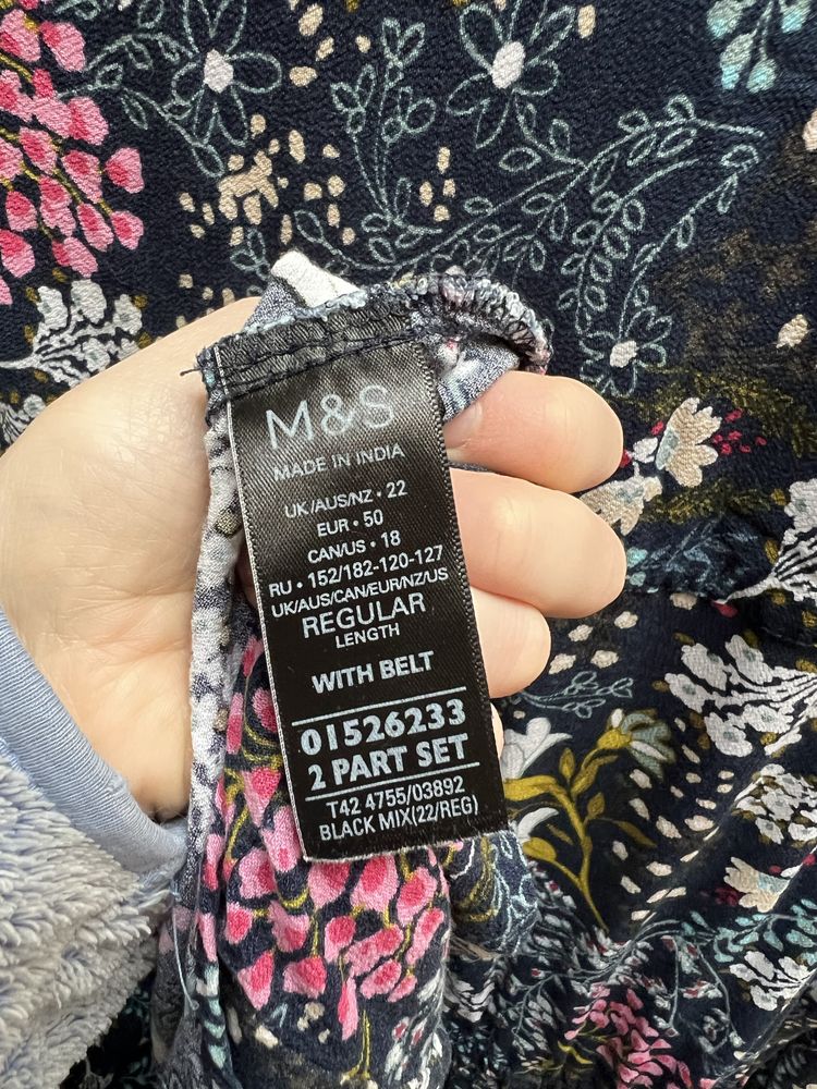 Piękna sukienka M&S 50 granatowa w kolorowe kwiaty długa