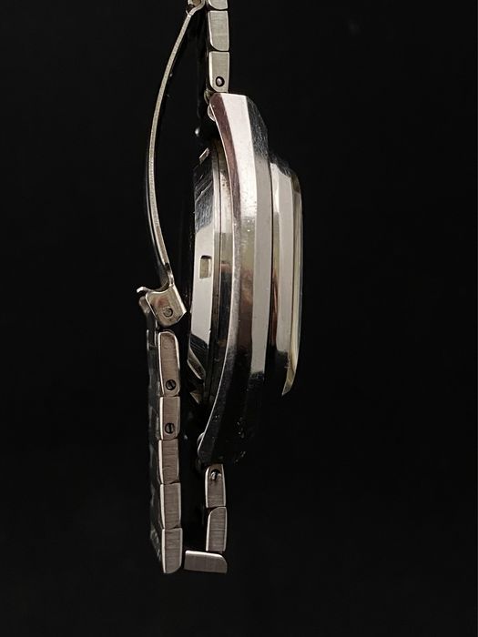 Citizen Quartz Crystron