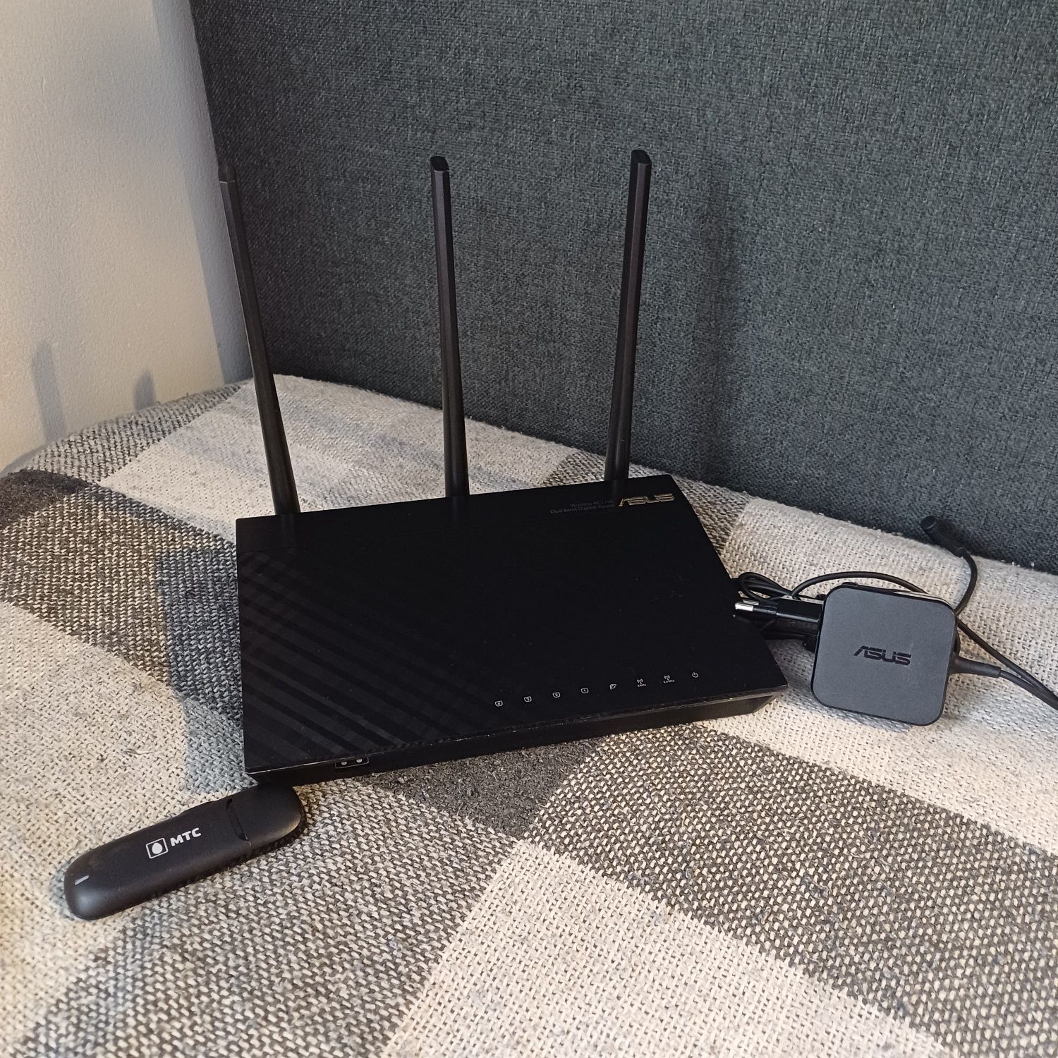 Роутер wifi ASUS RT-AC66U B1