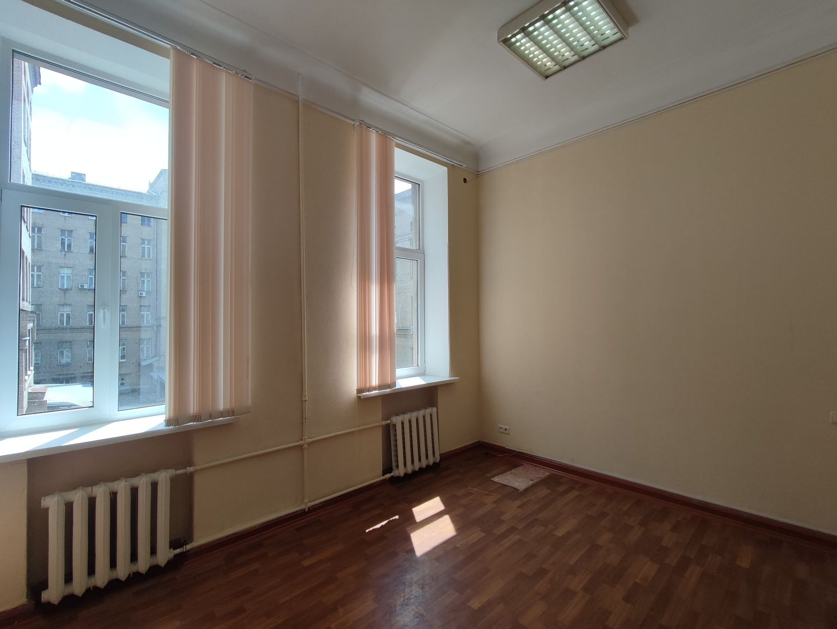 Оренда кабінету 15 та 16 м кв, кондиціонер, центр, з ремонтом