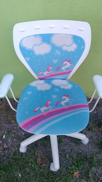 Fotel do biurka dla dziewczynki