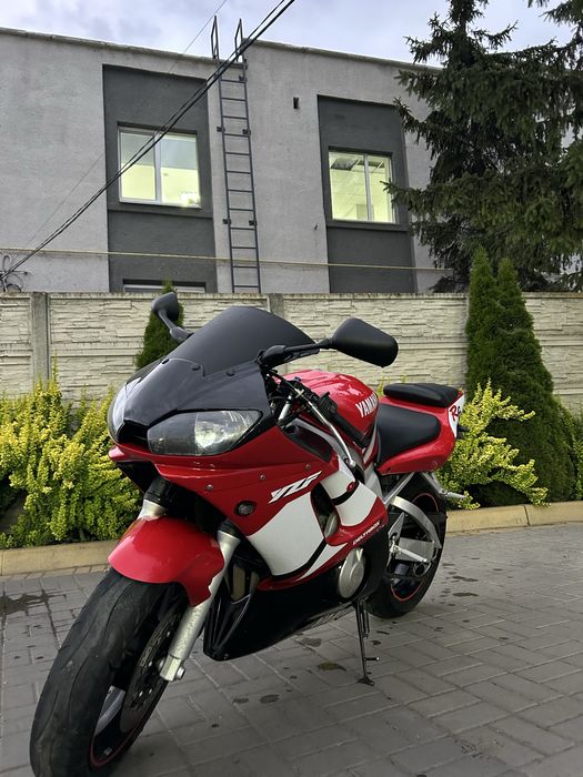 Yamaha R6 у відміному стані