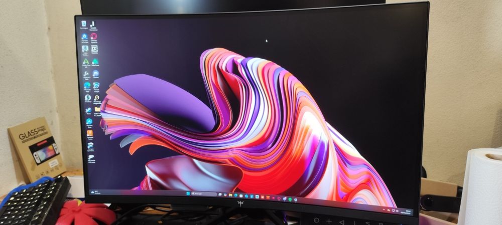 Monitor gaming KTC H27S17 curvo 27" QHD 2K 180hz