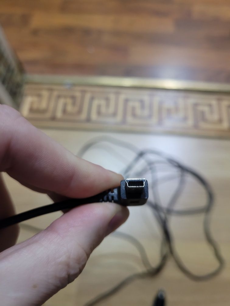 Адаптер питания от прикуривателя с выходом mini USB, для видеорегистр.