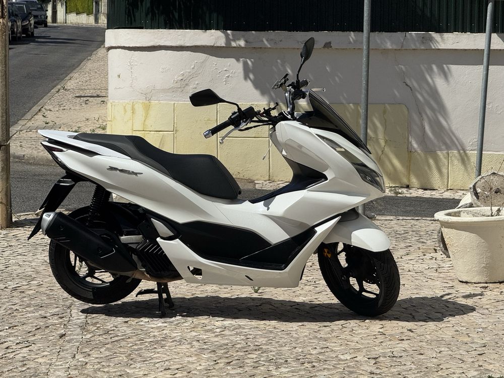 Honda PCX 2022.