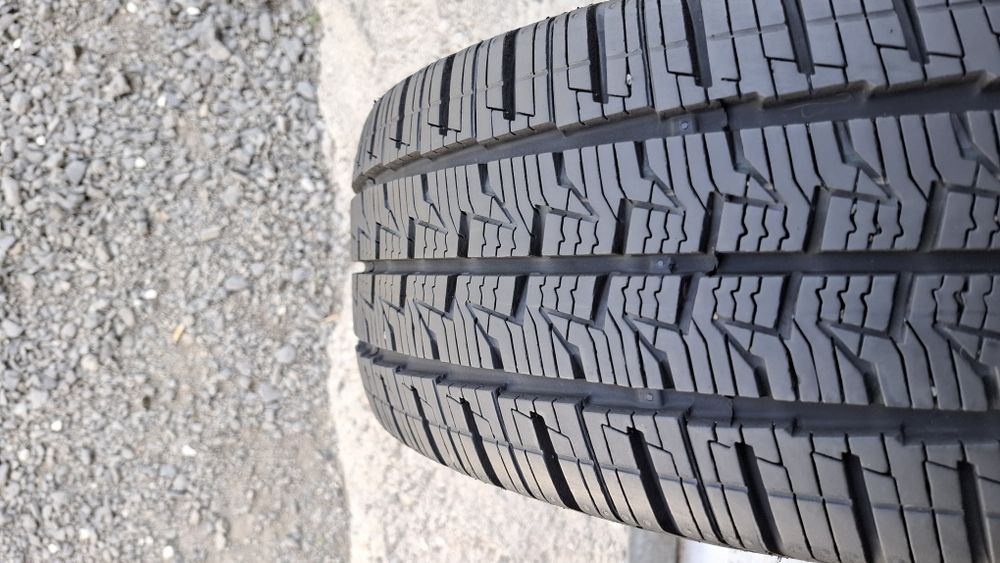 Continental 215/65 R16 C VanContact 4Season