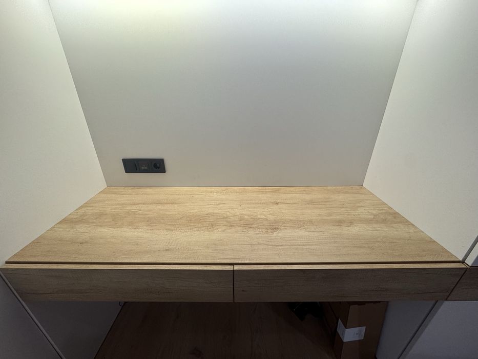 Стіл робочий підвісний