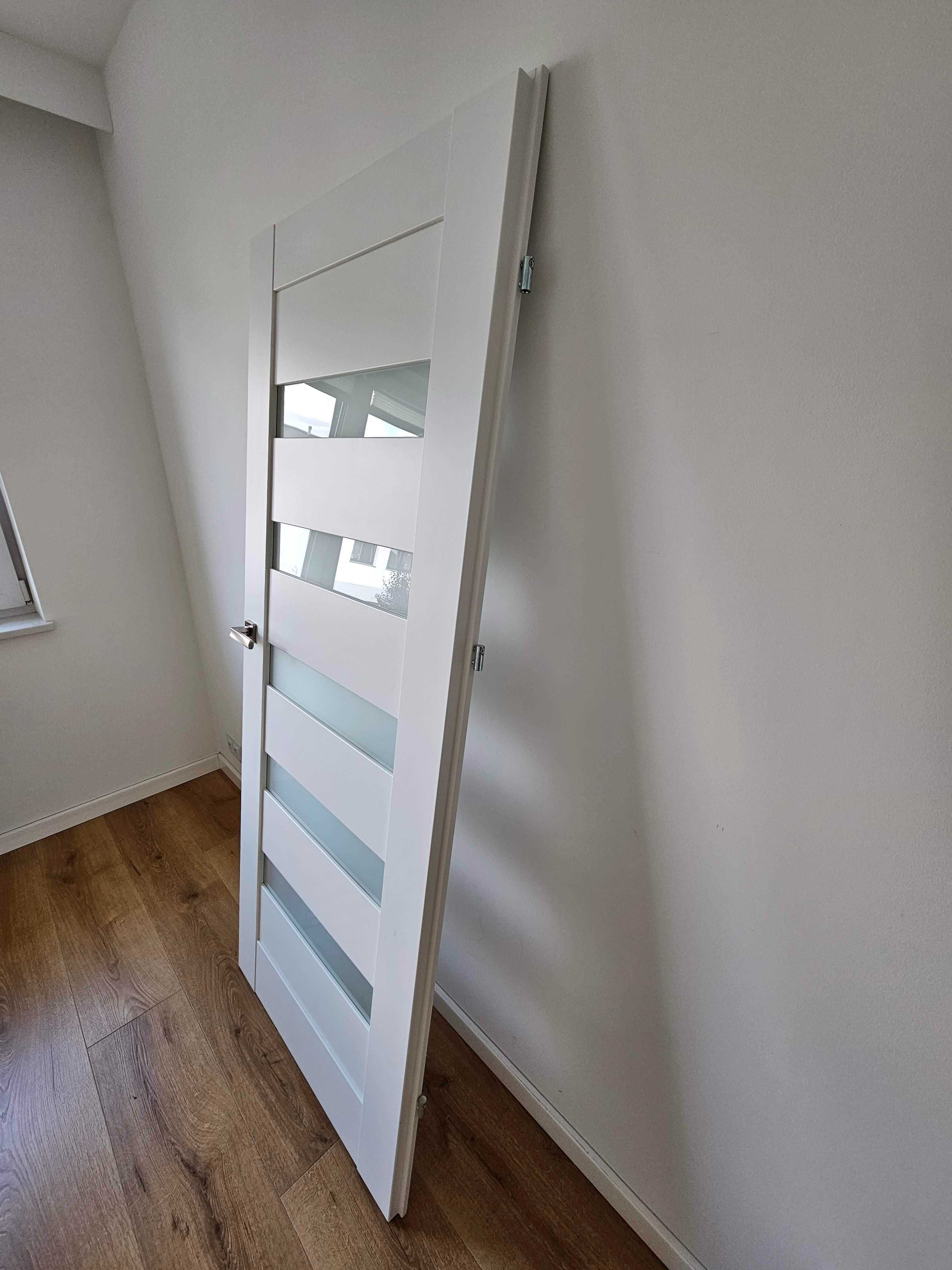 drzwi białe wew. EKADO + ościeżnica / futryną - na otwór 90 cm