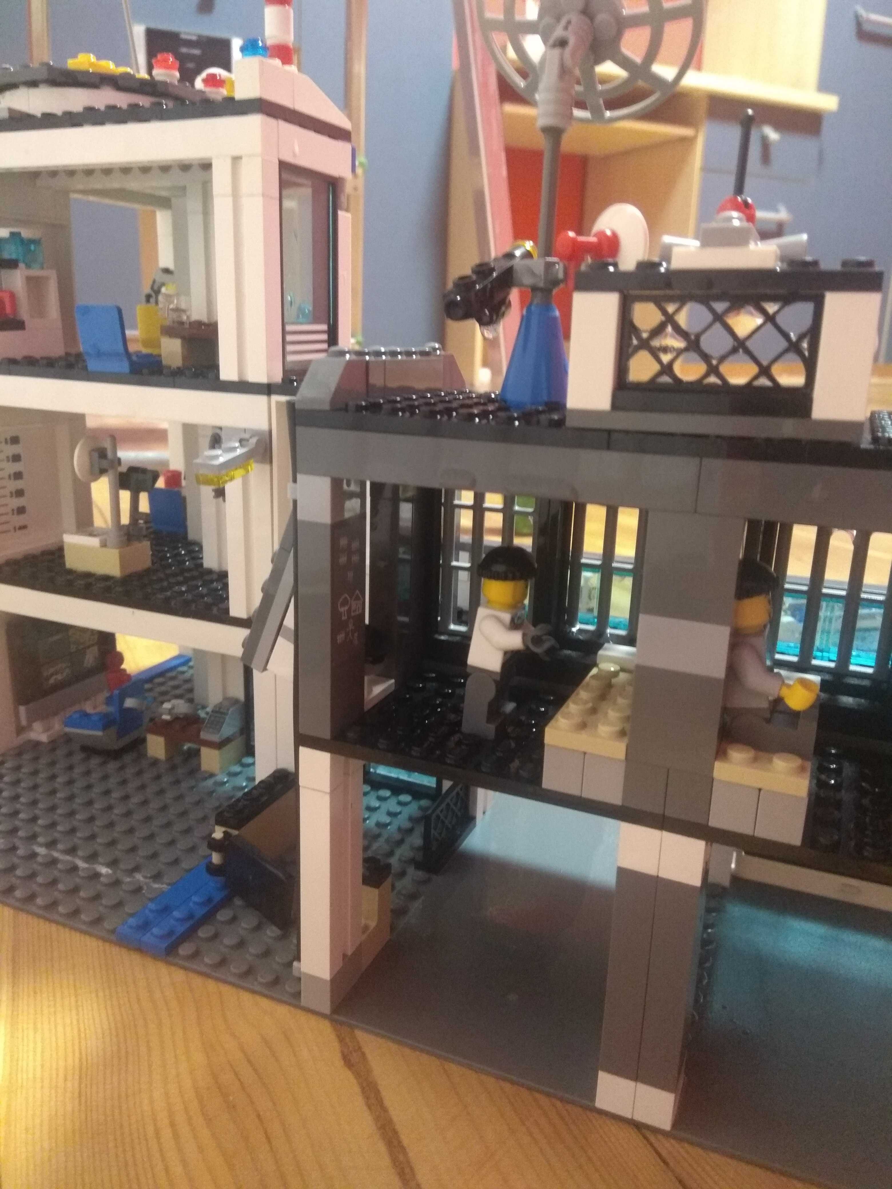 Klocki LEGO CITY komisariat policji