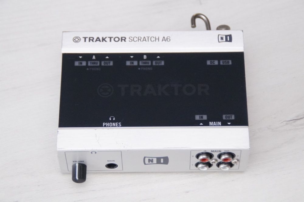 Traktor Scratch A6 Audio 6 Native Instruments DVS SERATO