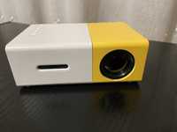 Проектор мини мультимедийный с динамиком YG 300 Бело-желтый